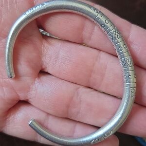 Vintage Thai HILL TRIBE 99% pure/fine Silver Bracelet Cuff Hand Crafted Y2K 31gm